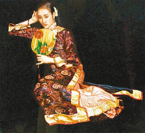 現代蘇繡《仕女》